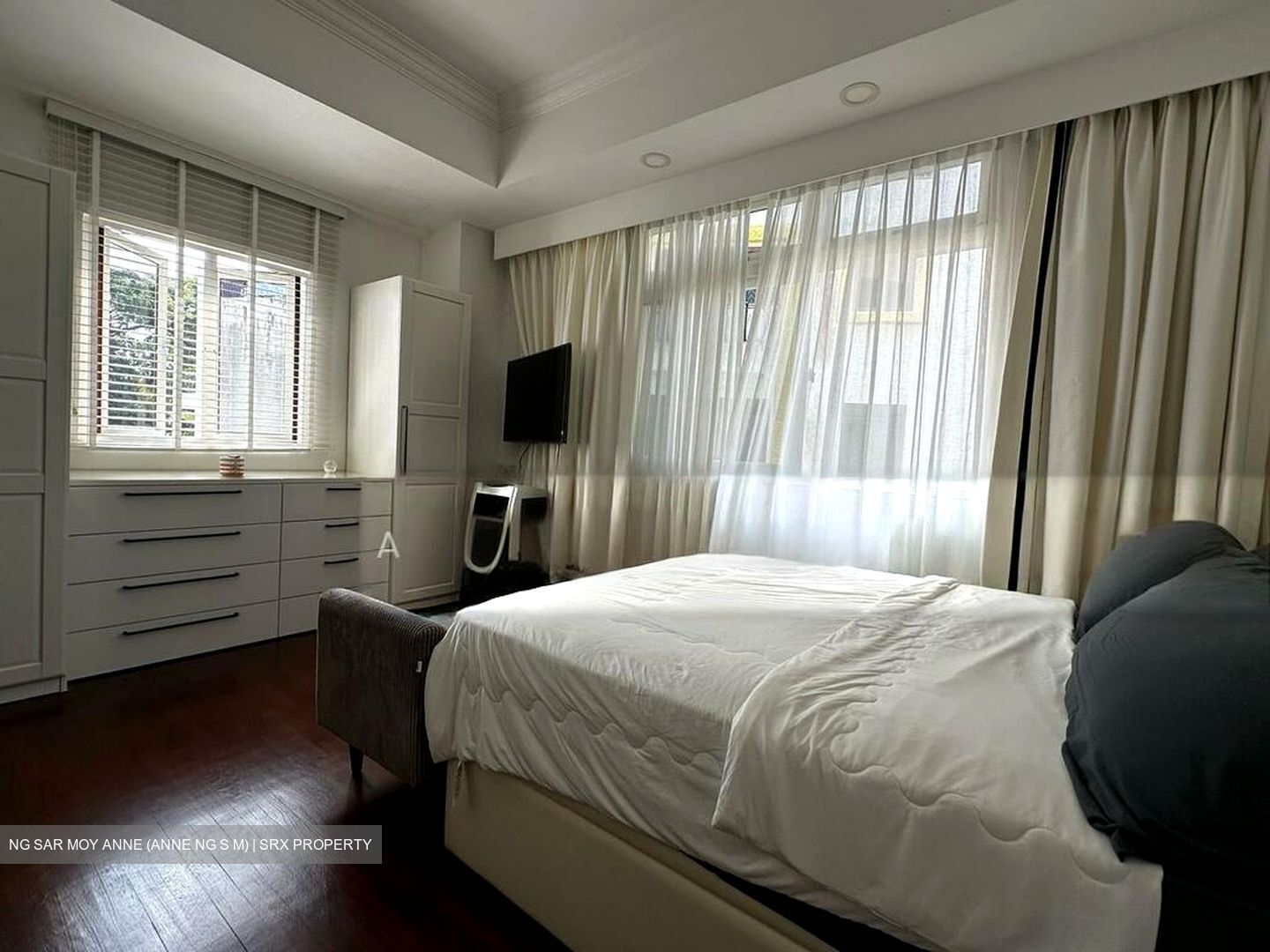 Kew Vale (D16), Terrace #503462991